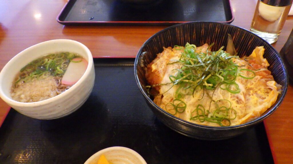かつ丼とミニ蕎麦